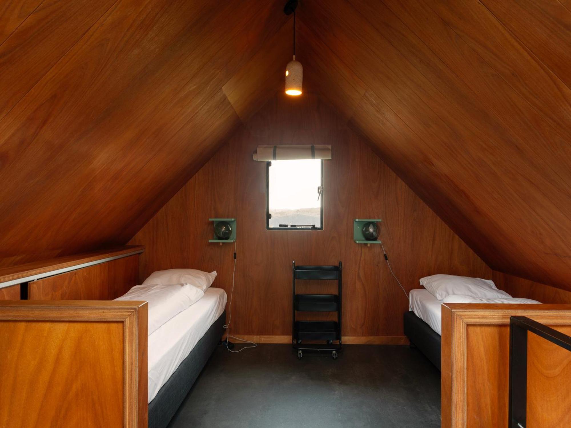 Basecamp Tiny House Eco-Resort Ijmuiden Эймейден Экстерьер фото
