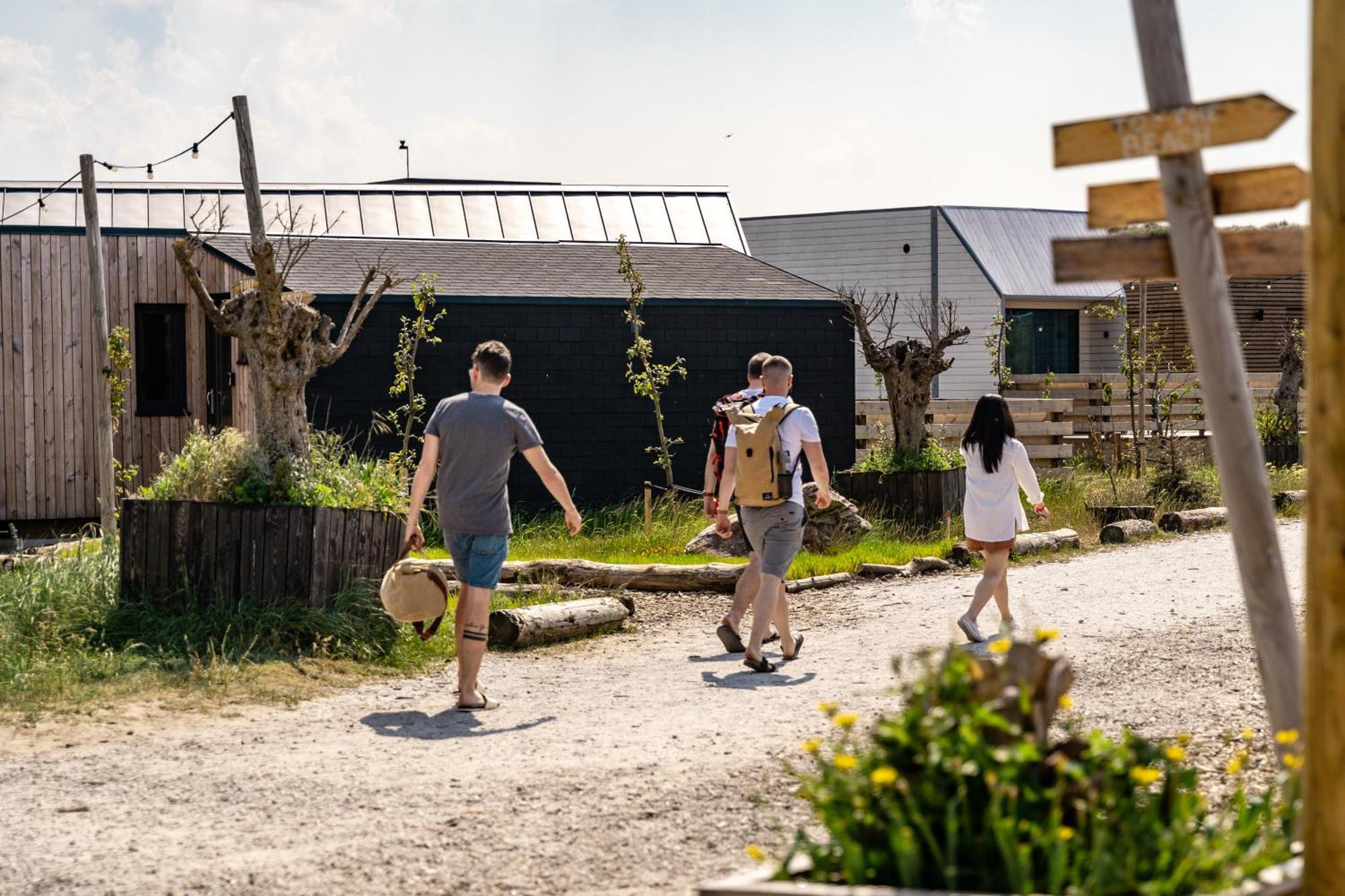 Basecamp Tiny House Eco-Resort Ijmuiden Эймейден Экстерьер фото