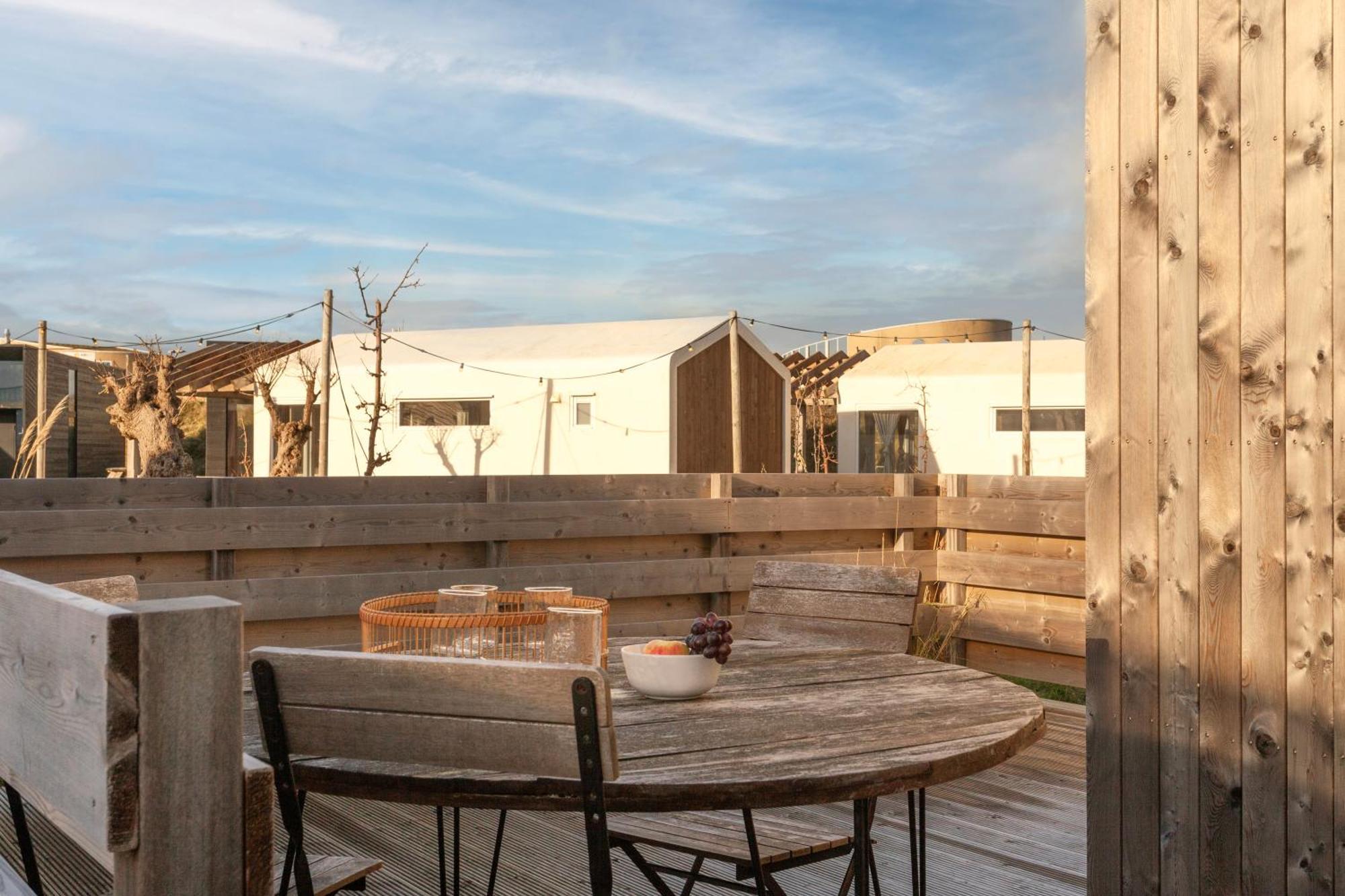 Basecamp Tiny House Eco-Resort Ijmuiden Эймейден Экстерьер фото