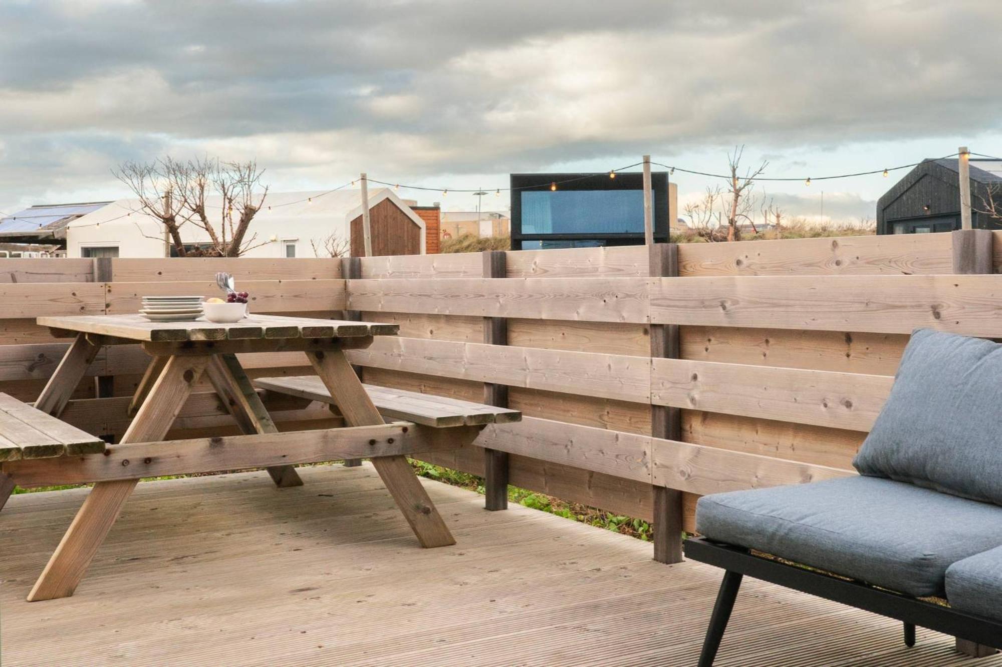 Basecamp Tiny House Eco-Resort Ijmuiden Эймейден Экстерьер фото