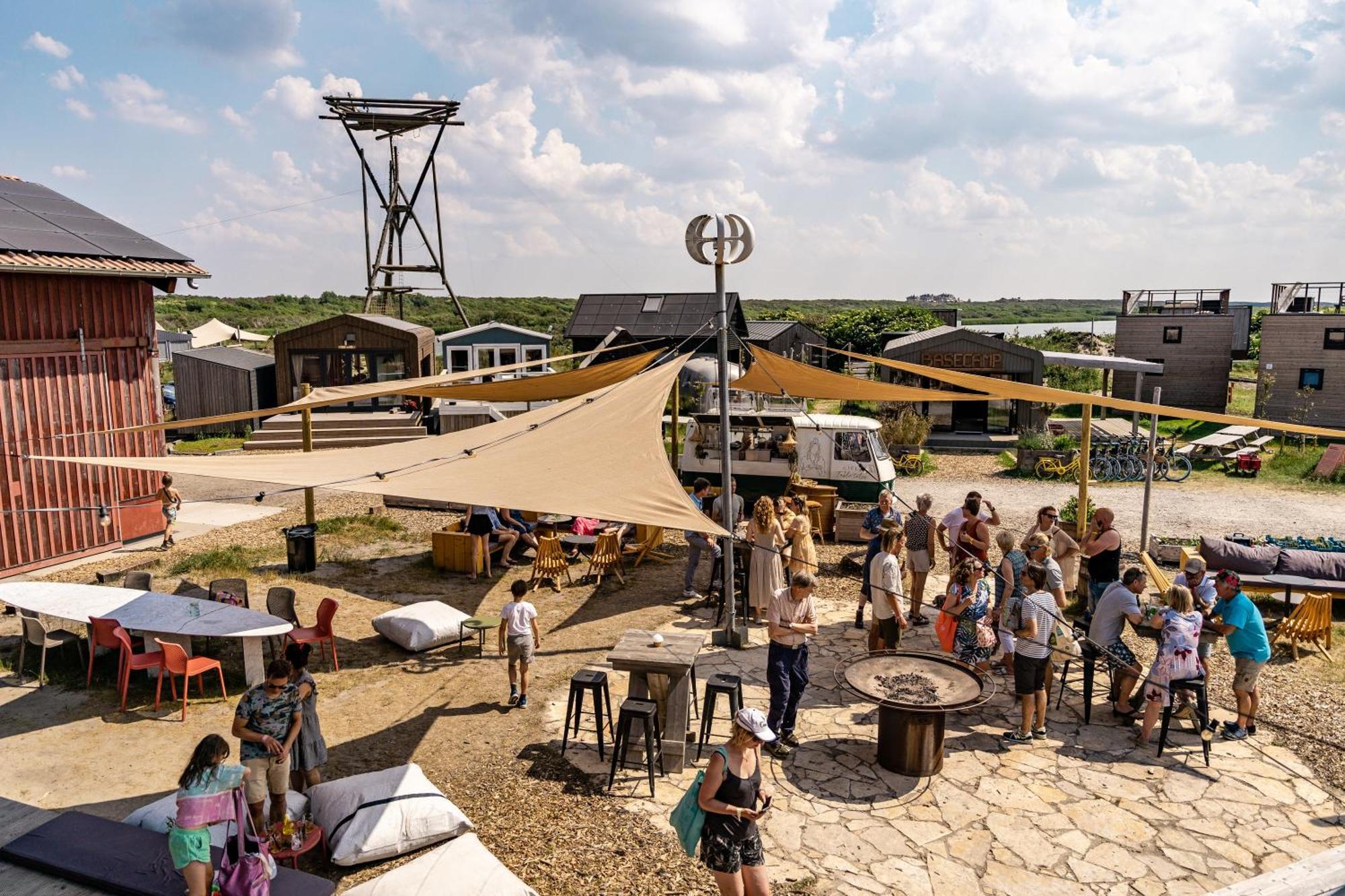 Basecamp Tiny House Eco-Resort Ijmuiden Эймейден Экстерьер фото