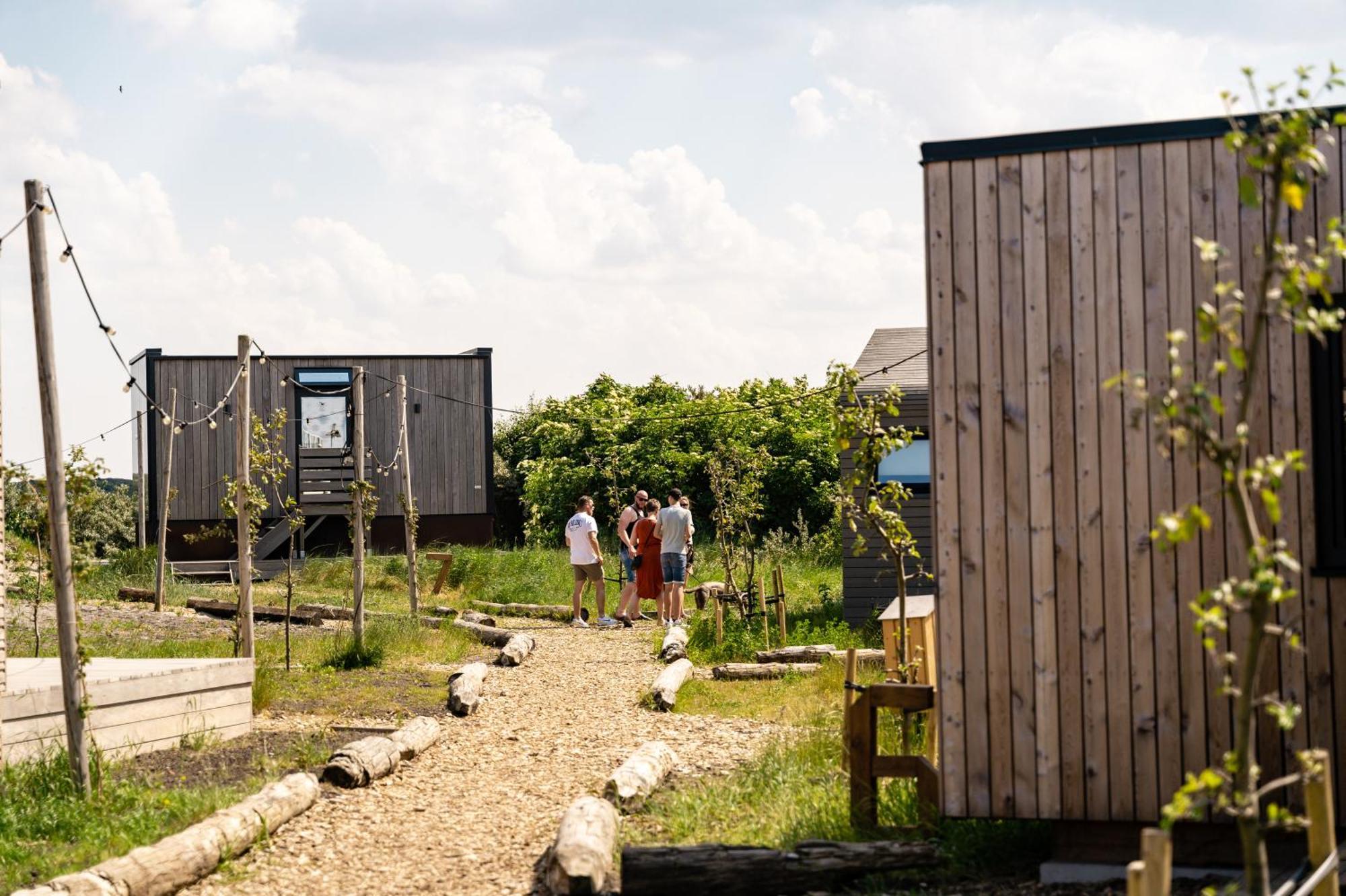 Basecamp Tiny House Eco-Resort Ijmuiden Эймейден Экстерьер фото